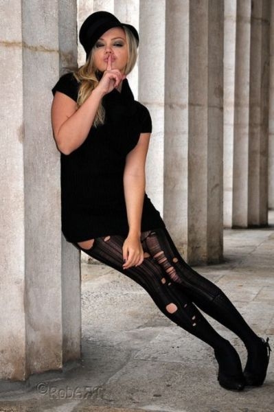 Modelki w dziwnych pozach